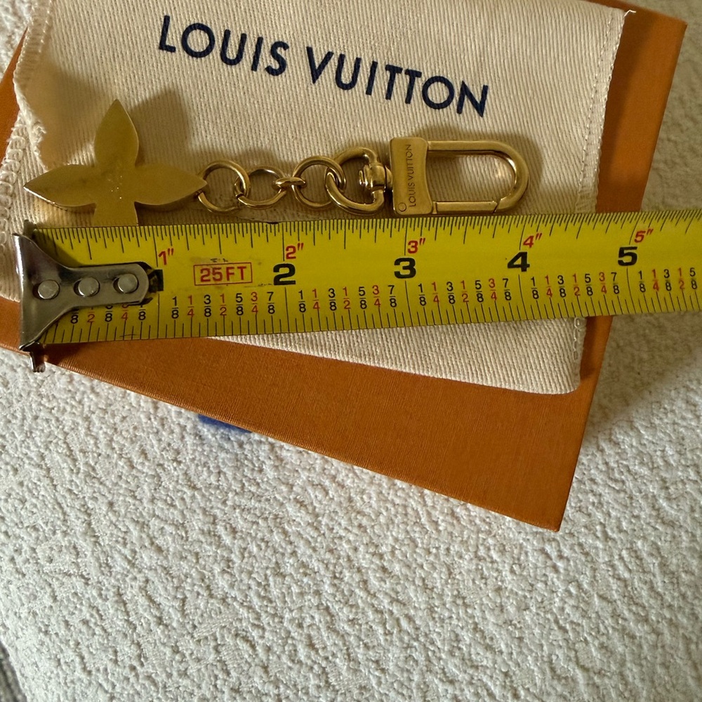 Louis Vuitton Gold Floral Key Holder - Picture 3 of 6